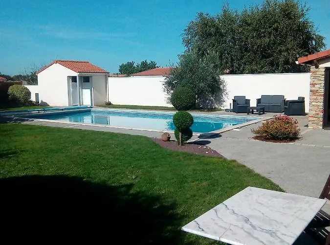 Alojamento de Acomodação e Pequeno-almoço D'hôte Le Bois Joli *